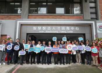 產業龍頭加持發光 黎明技術學院智慧製造人才培育中心啟用